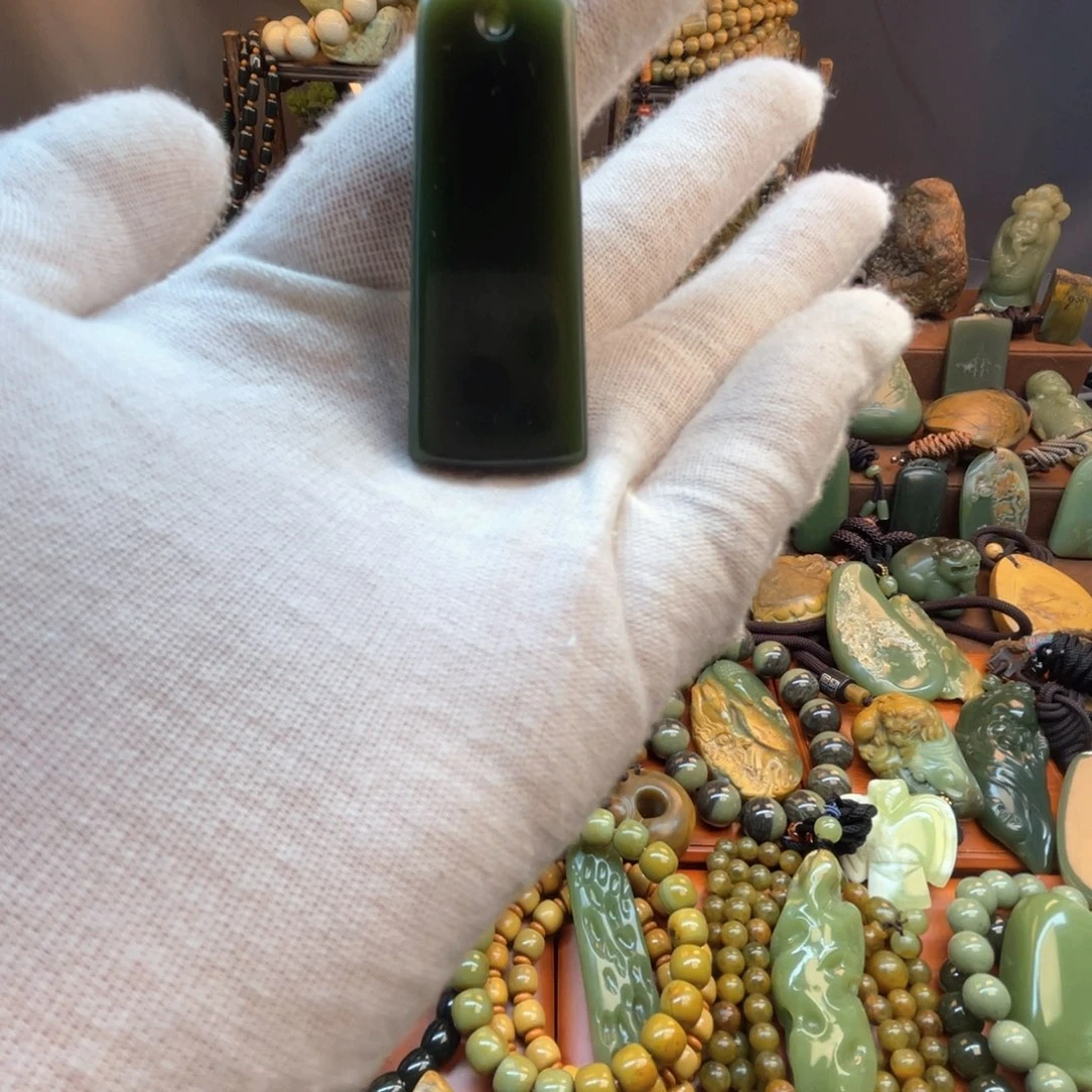 岫岩老玉（透闪石质玉）未镶嵌挂件