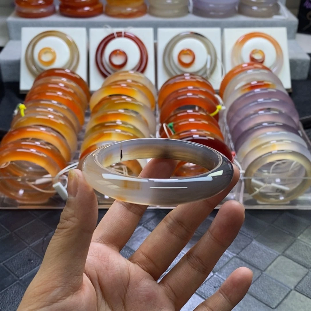 手镯玛瑙/玉髓未镶嵌