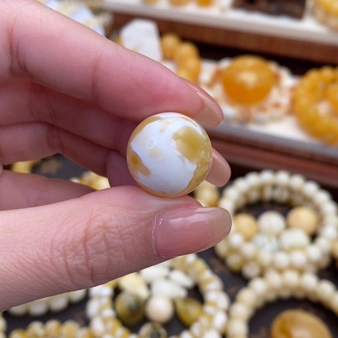 琥珀未镶嵌裸石圆珠