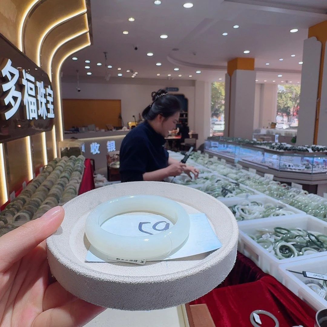 和田玉未镶嵌手镯321