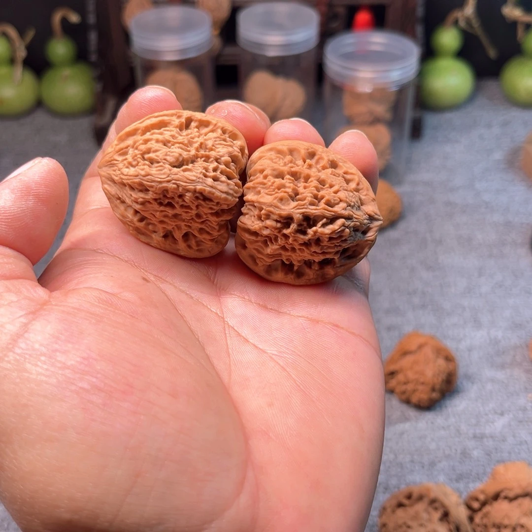 贝***多把件文玩核桃南疆