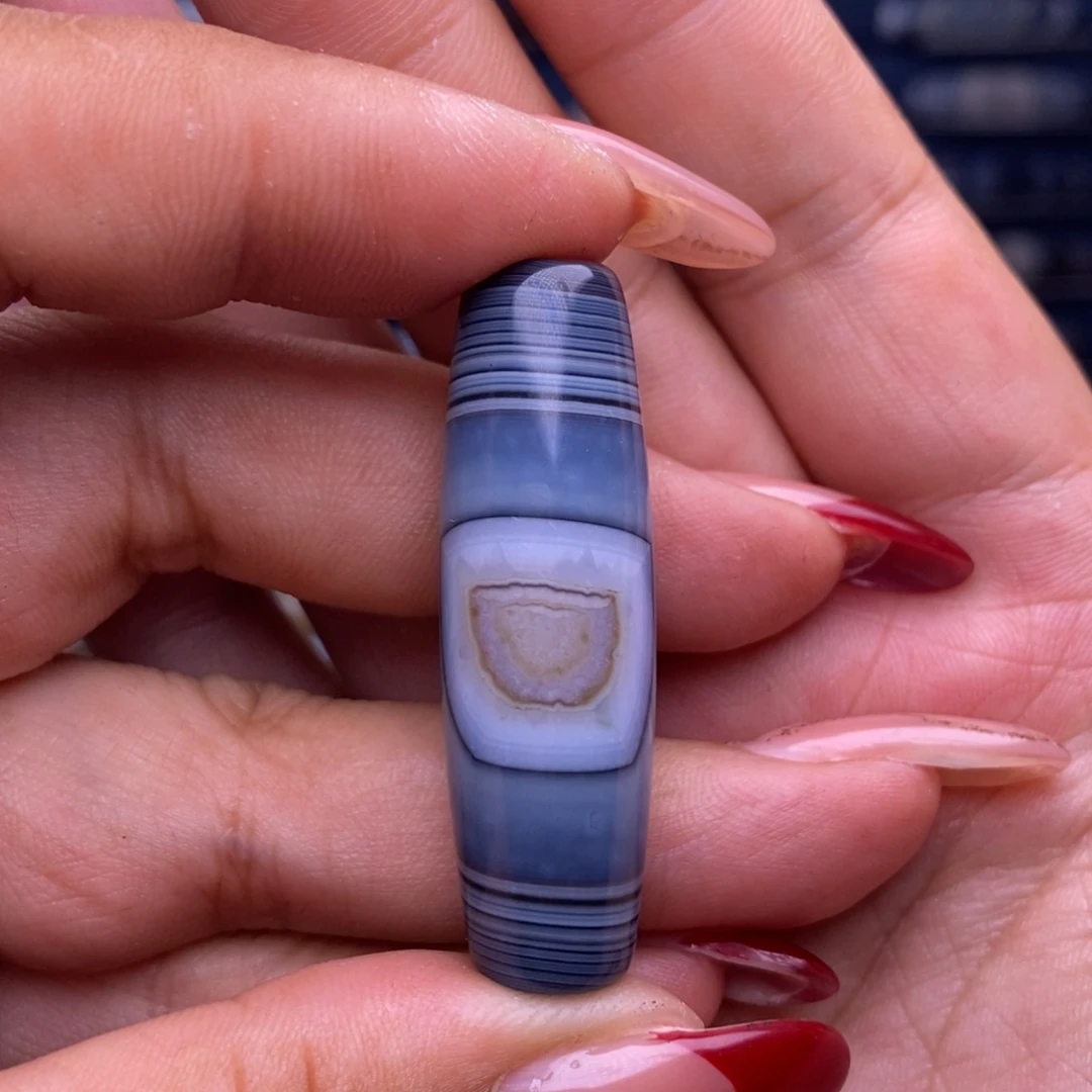 白***玛瑙/玉髓未镶嵌珠宝半成品