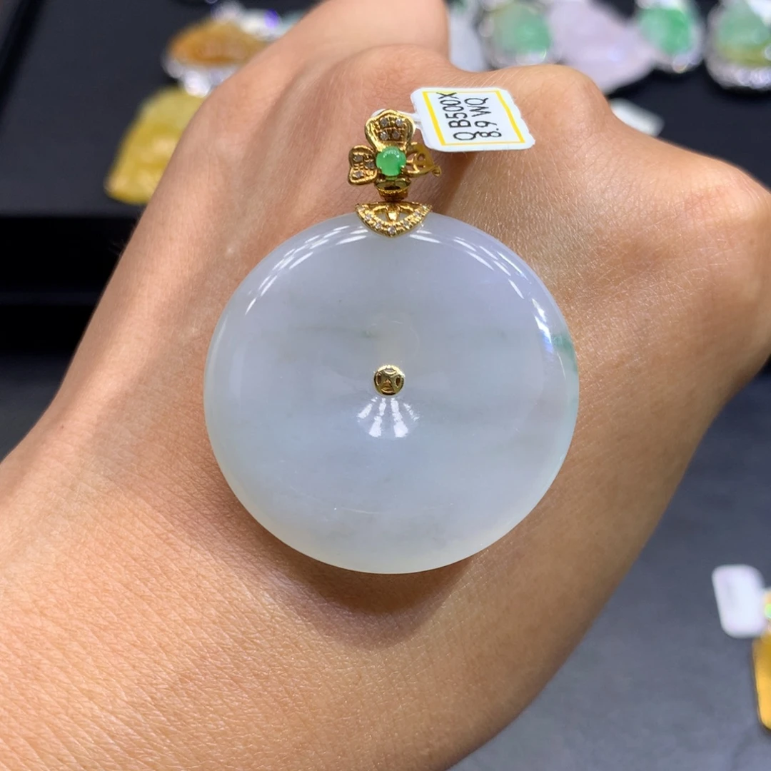 颈饰18K金镶嵌翡翠翡翠吊坠