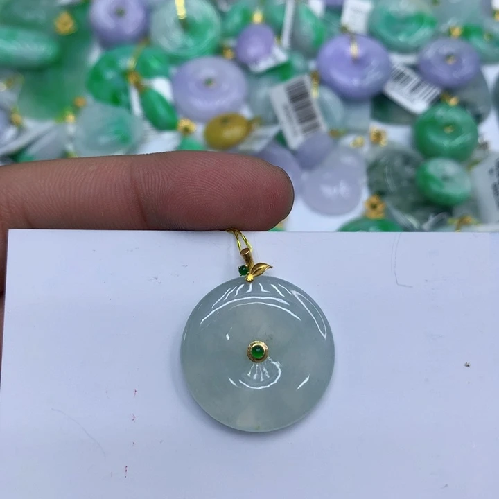 翡翠18K金镶嵌颈饰1111111