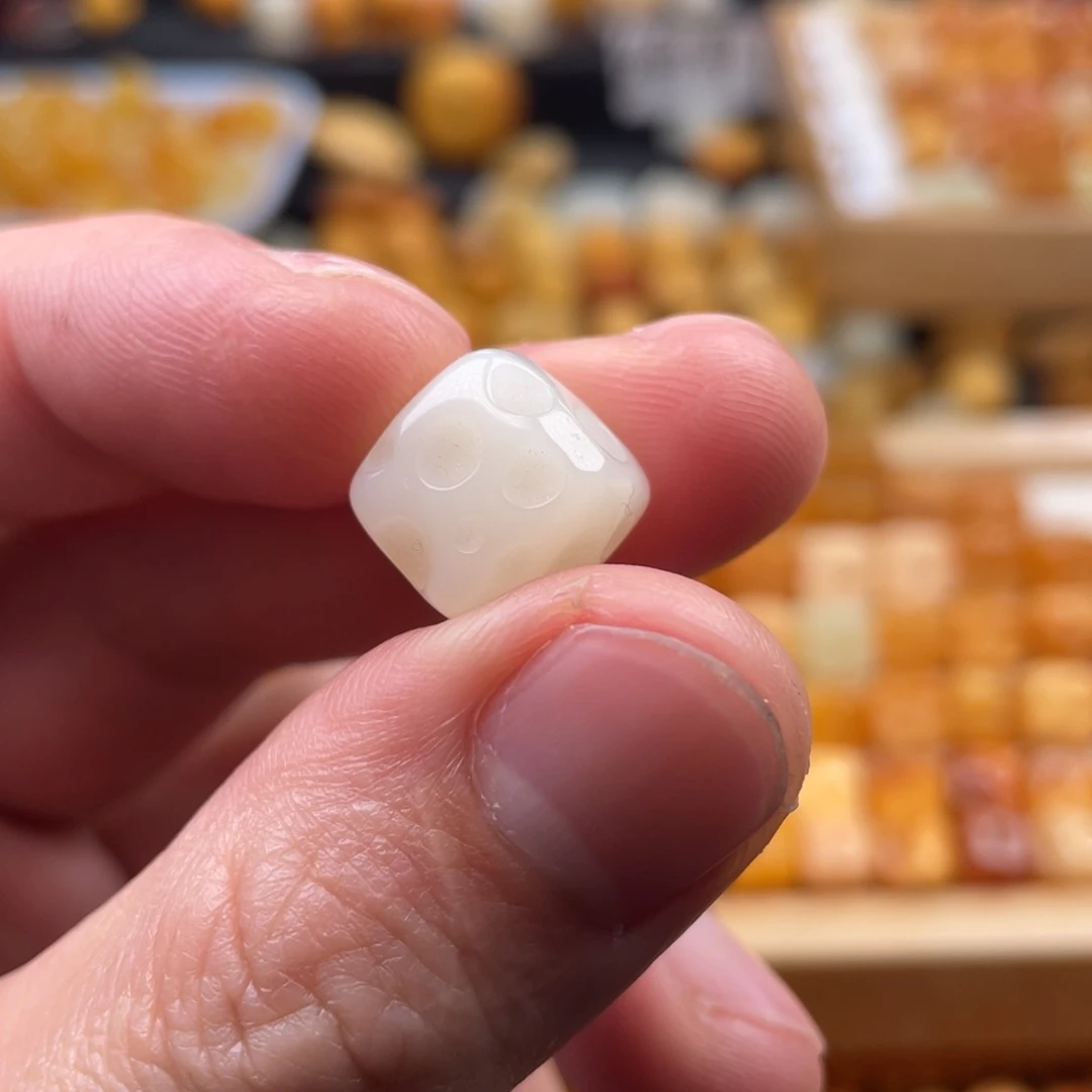 石英质玉（缅黄）颈饰未镶嵌A****姐