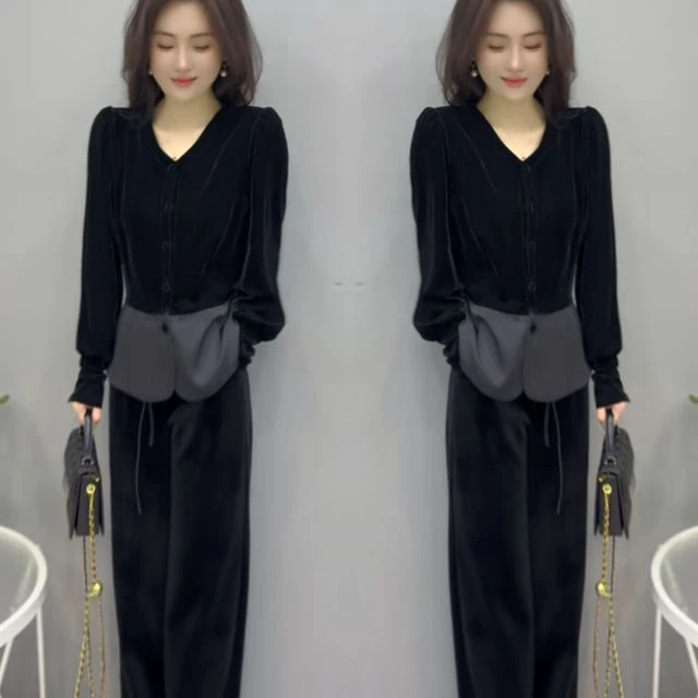 网红炸街简约洋气冬季新款时髦丝绒拼接设计宽松显瘦上衣搭配裤子