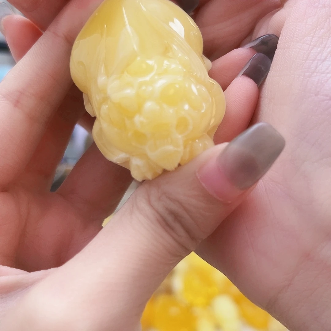 未镶嵌琥珀裸石苏***君貔貅