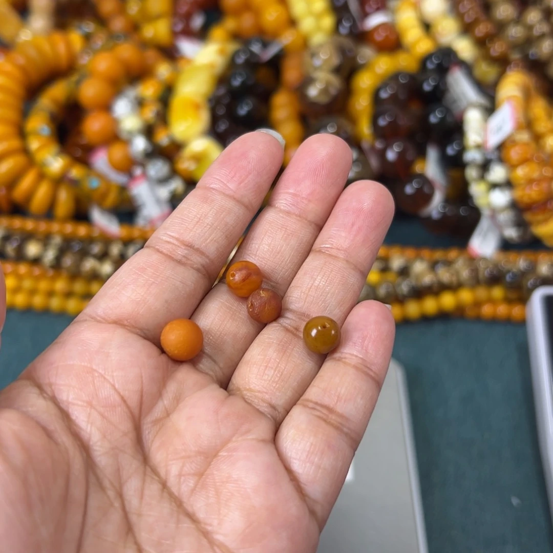 未镶嵌琥珀珠宝奇石101发其中一个有伤