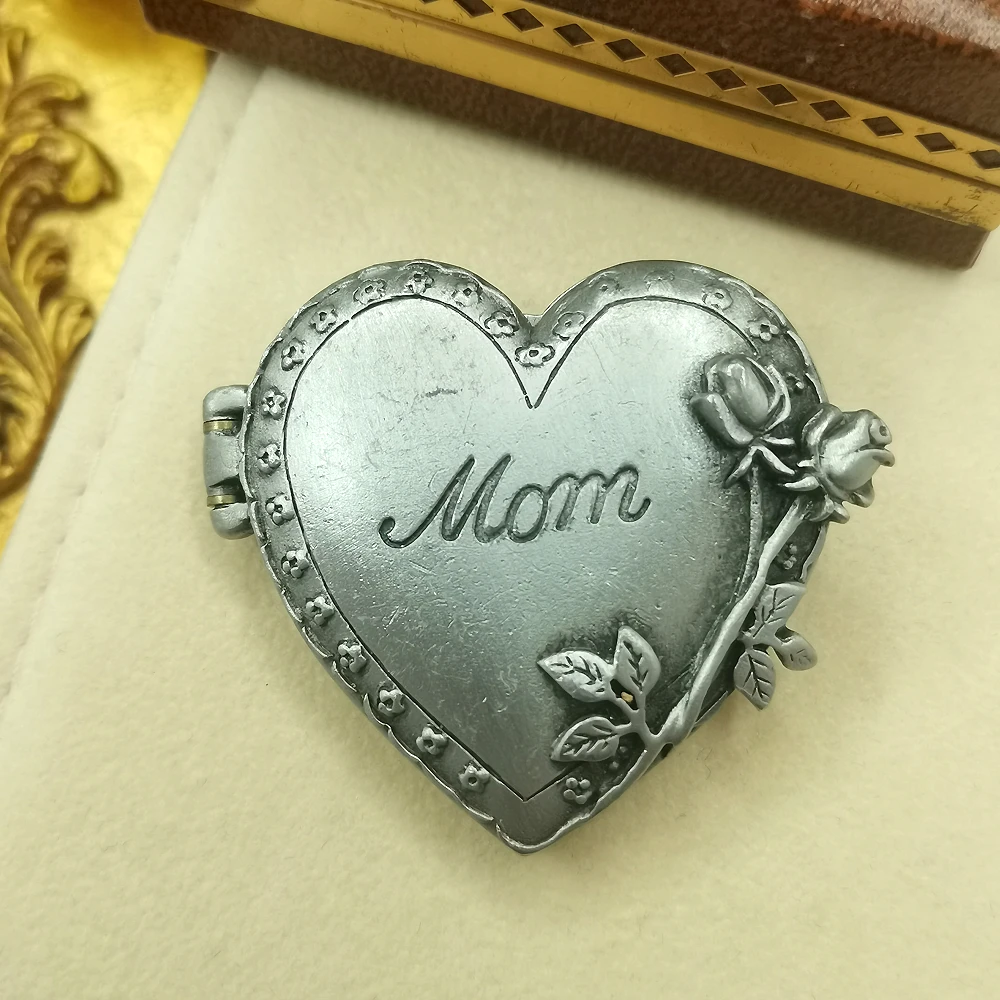 细节大师美国JJMom桃心相片夹胸针[2412243-087]