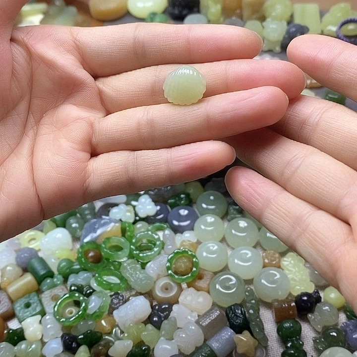 未镶嵌和田玉挂件