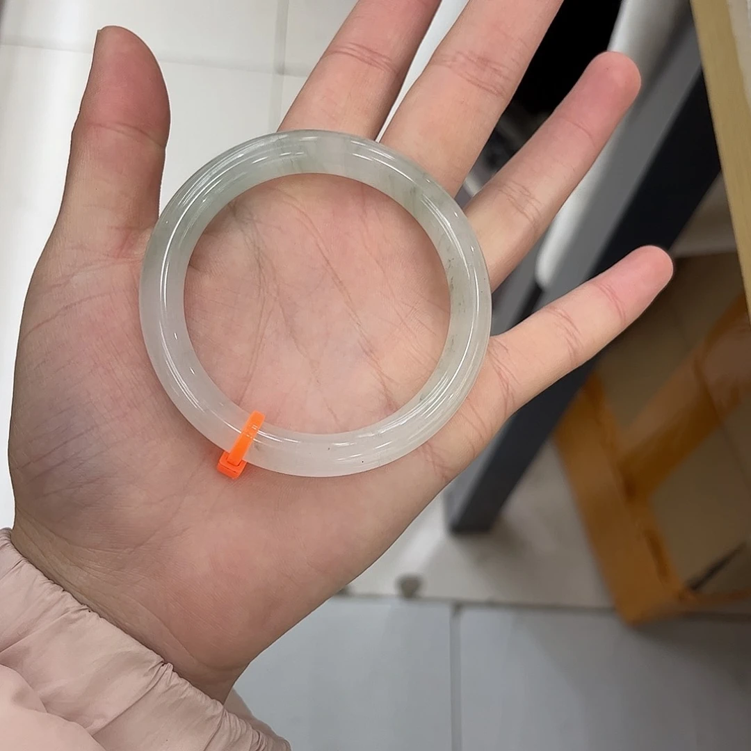 石英质玉手镯未镶嵌迪****?