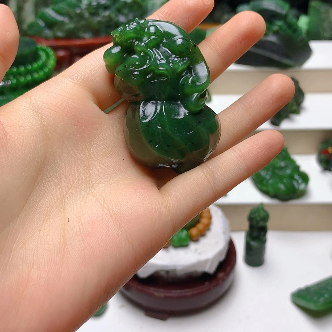 未镶嵌和田玉摆件