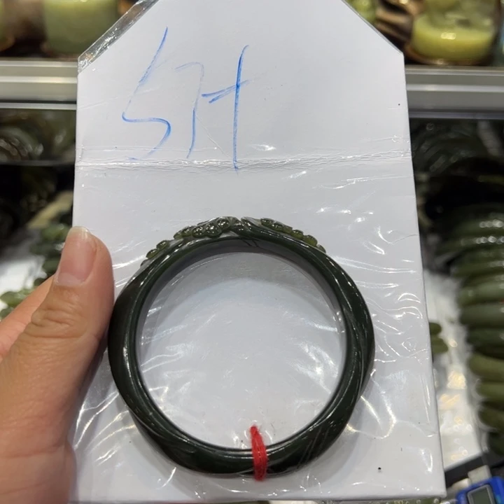 和田玉未镶嵌手镯