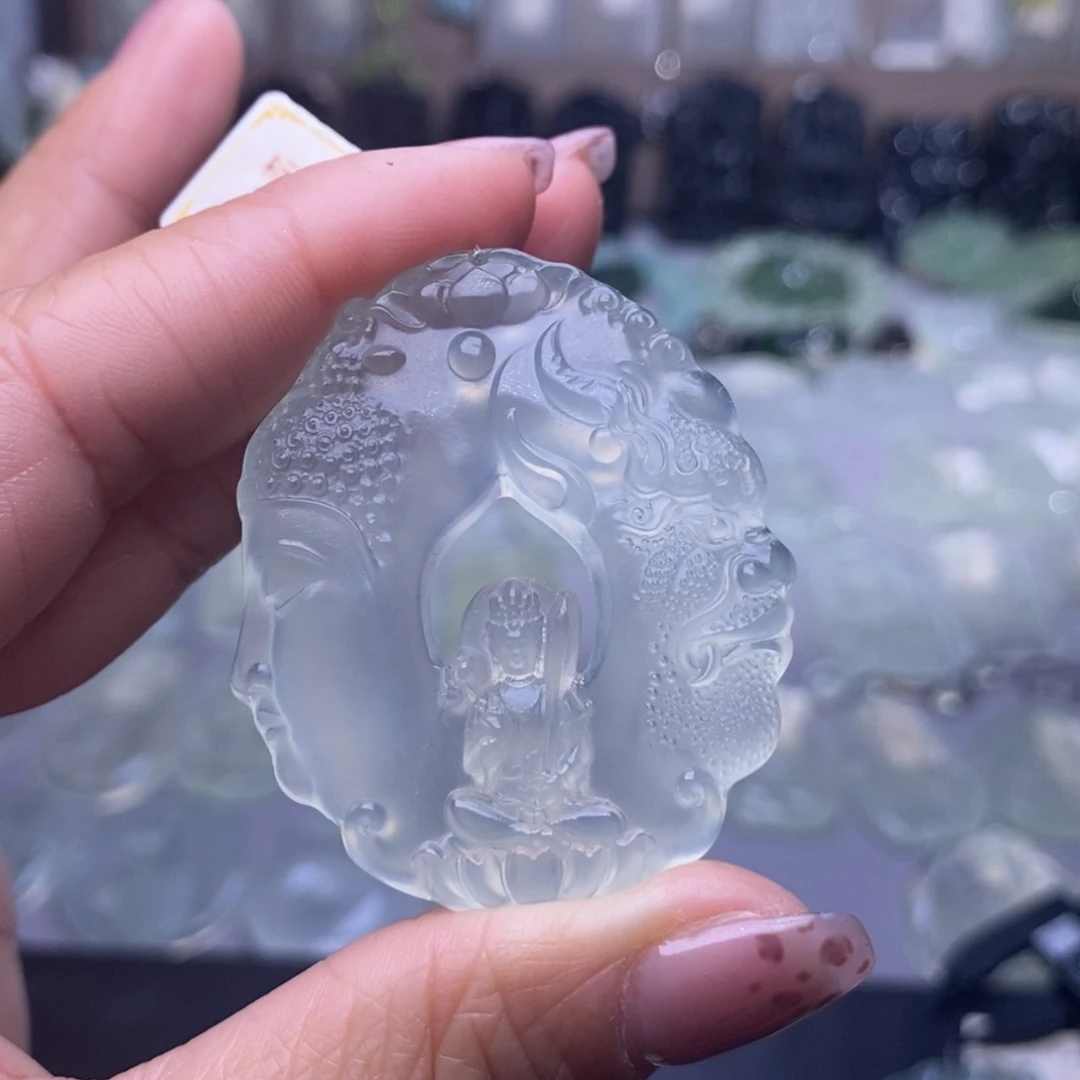 北***人蛇纹石玉未镶嵌颈饰