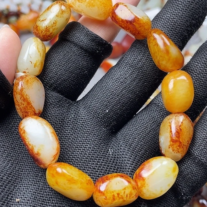 老***8和田玉未镶嵌手链