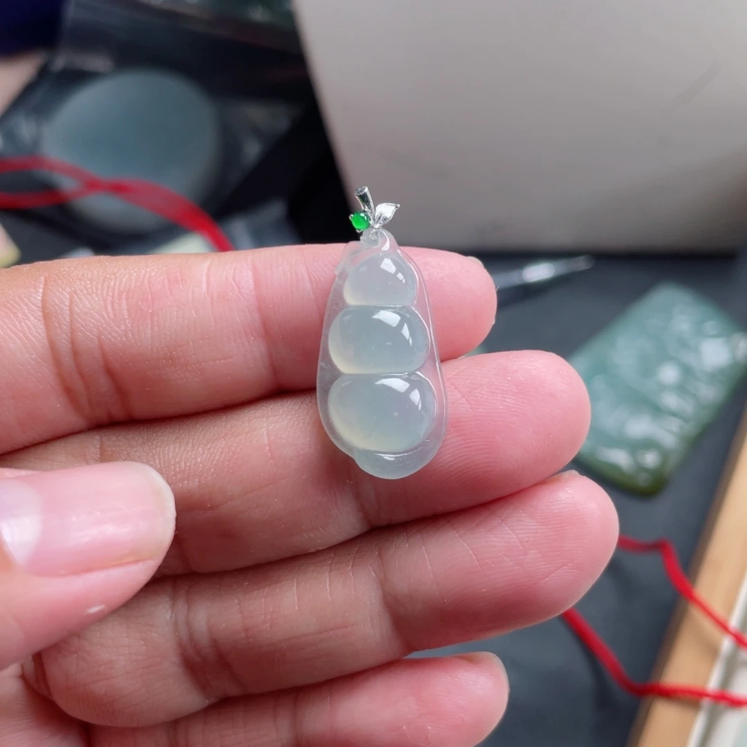 翡翠18K金镶嵌颈饰5888888888