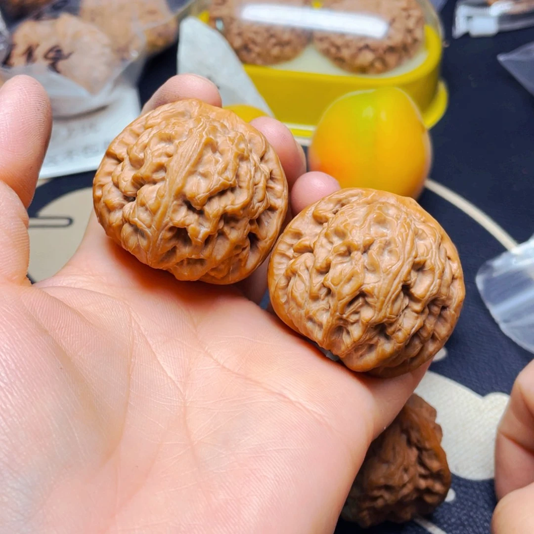 文玩核桃吊坠捷*红锦鲤
