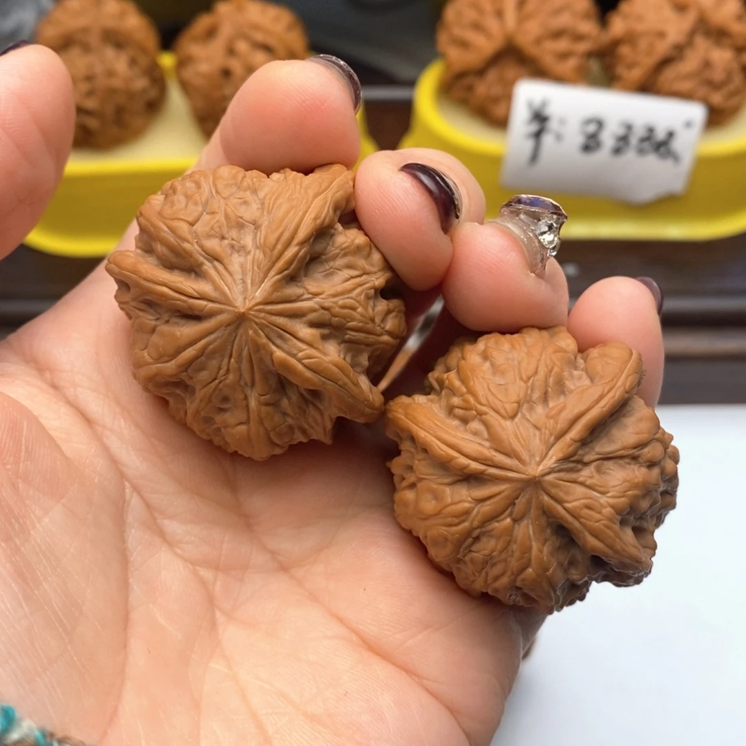 文玩核桃把件38凹底三