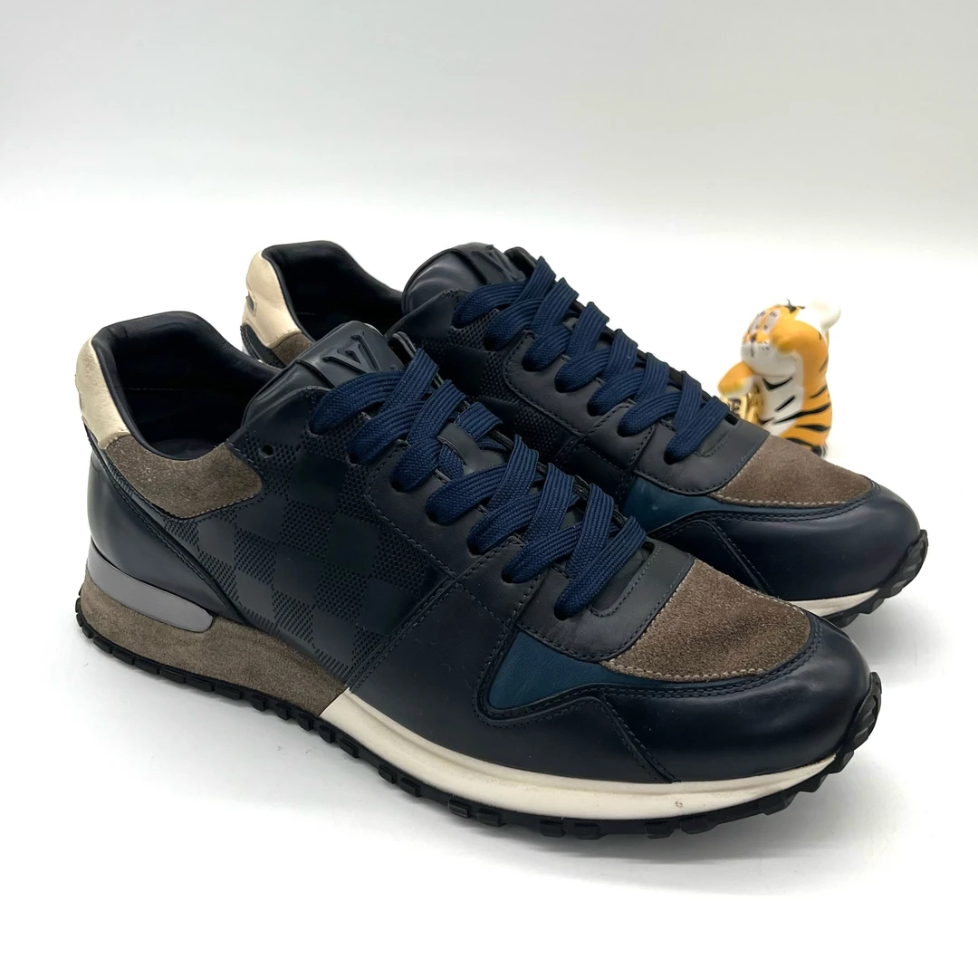 95新 LouisVuitton/路易威登 黑色 皮面棋盘格老花 运动鞋 39.5码