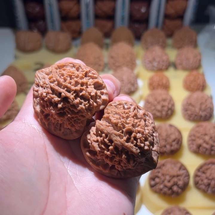 文玩核桃吊坠满天星43