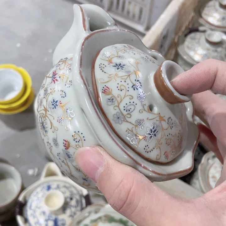 茶具微瑕了，介意勿拍