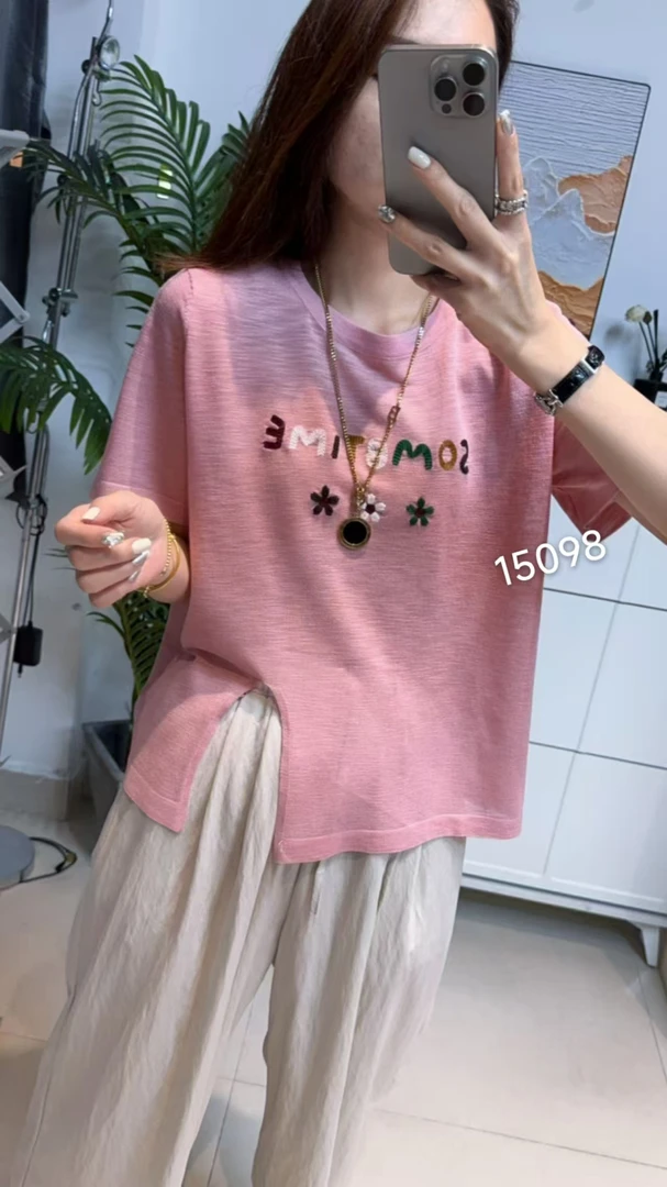 15098 Yjrg圆领刺绣简约针织短袖