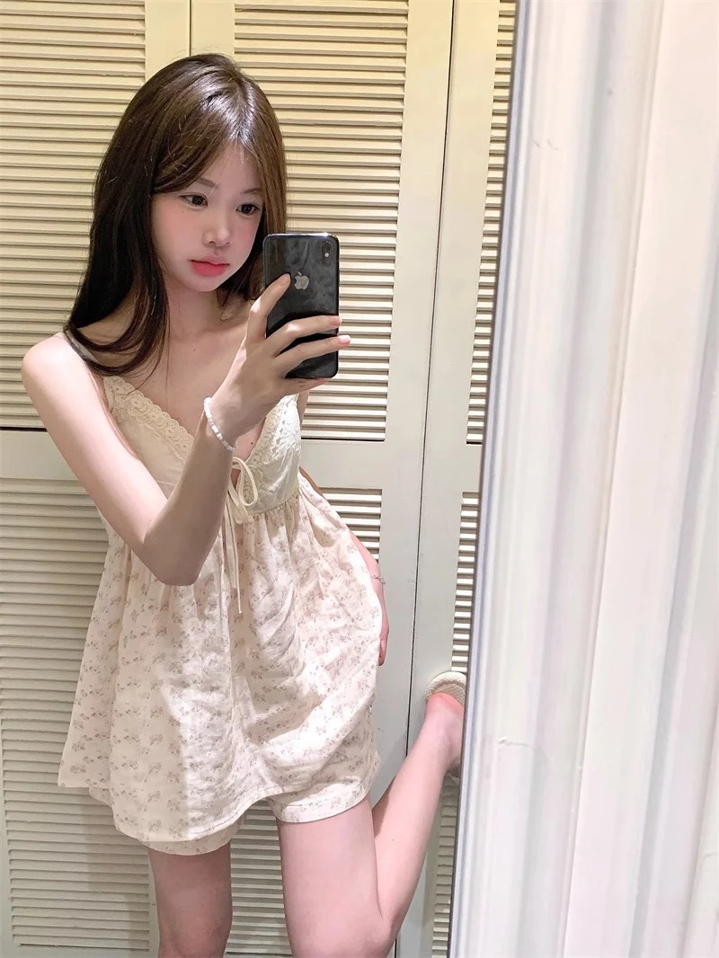 洋气法式碎花宫廷风蕾丝花边带胸垫可外穿纯欲风吊带短裤睡衣套装