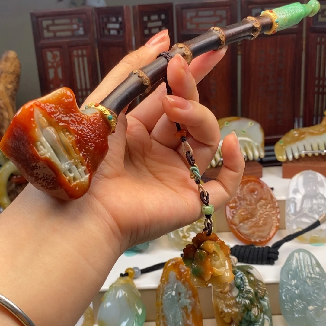 翡翠未镶嵌颈饰斗