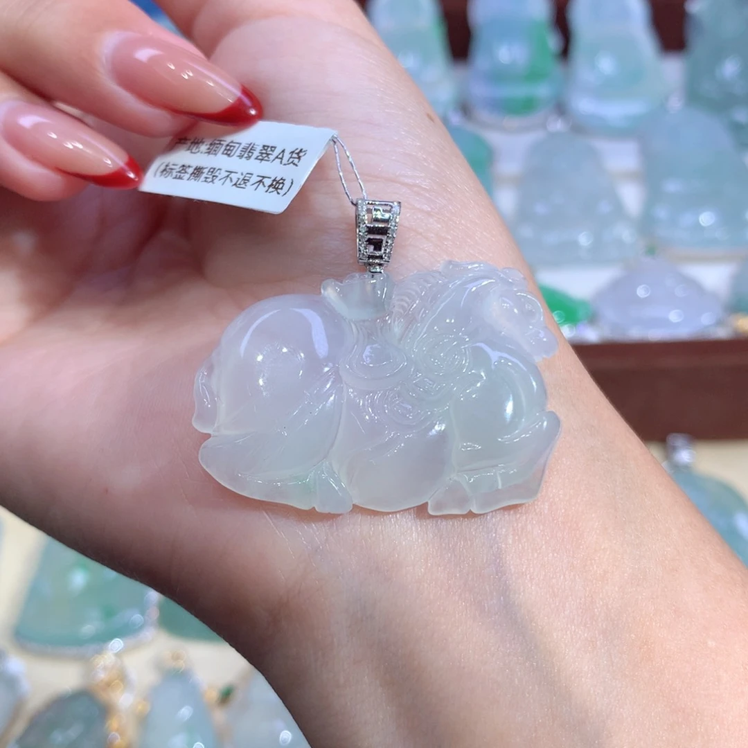 吊坠(不含链)18K金镶嵌翡翠
