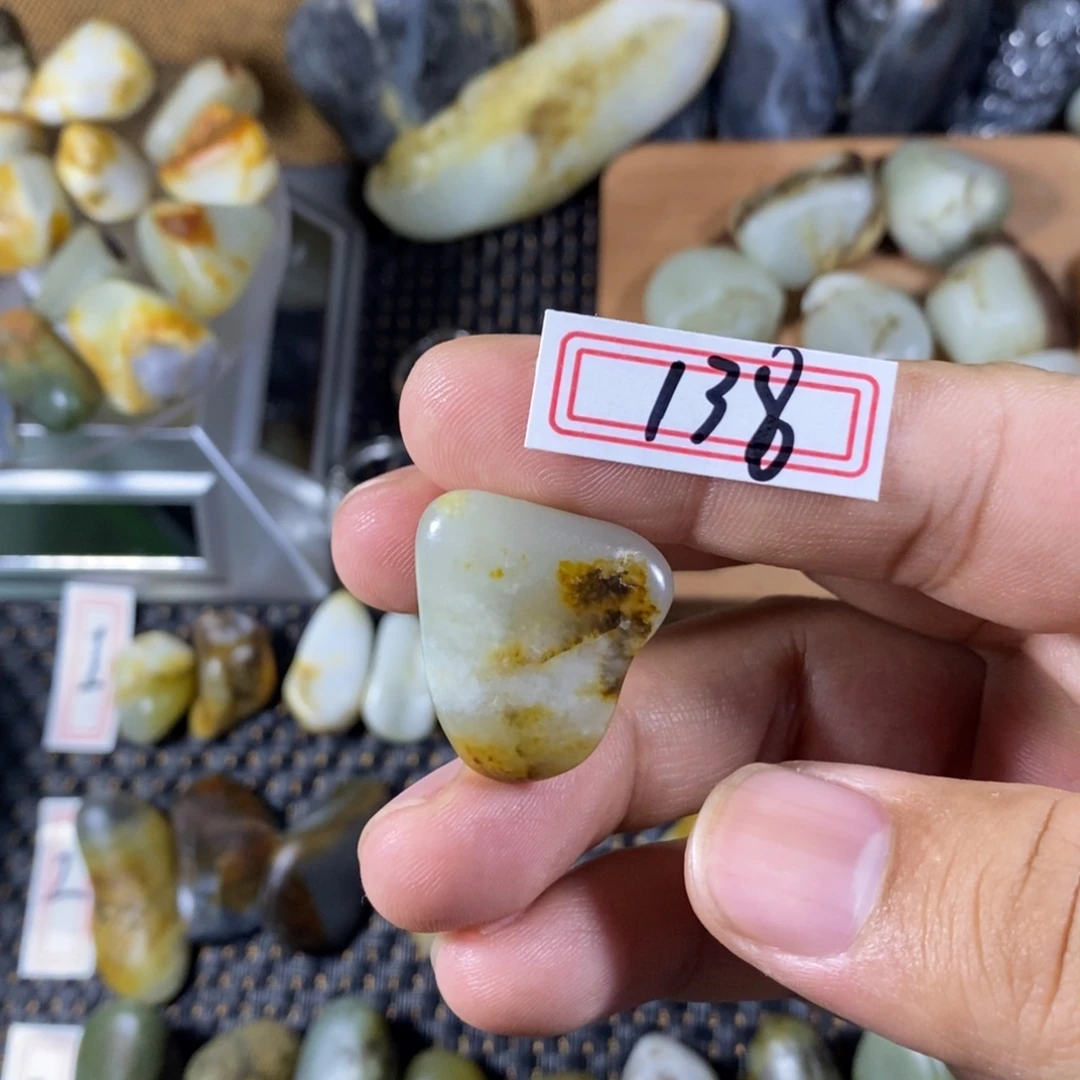 和田玉（糖玉）未镶嵌挂件