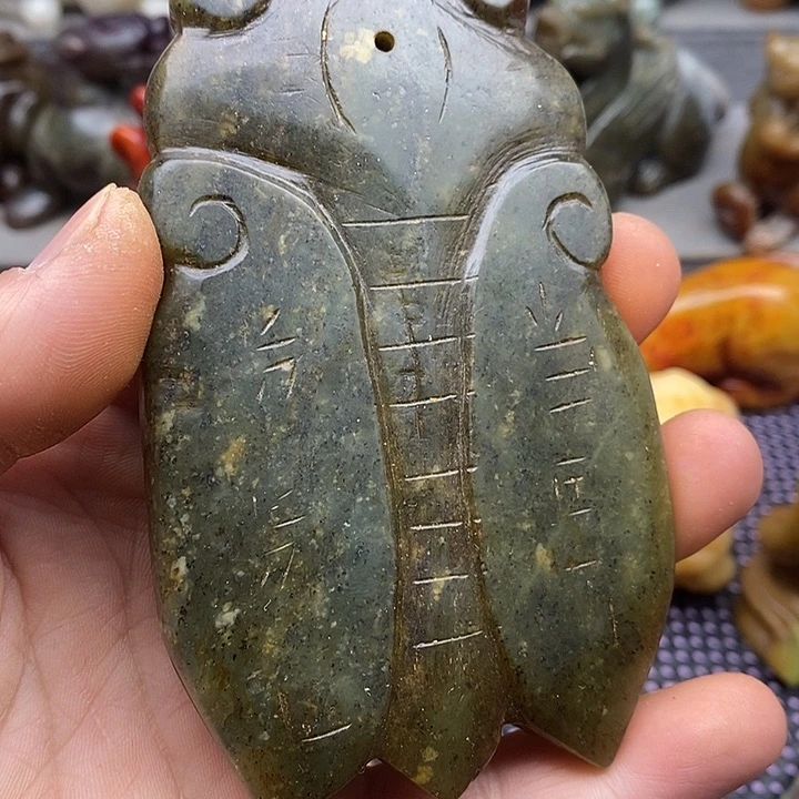未镶嵌蛇纹石玉颈饰