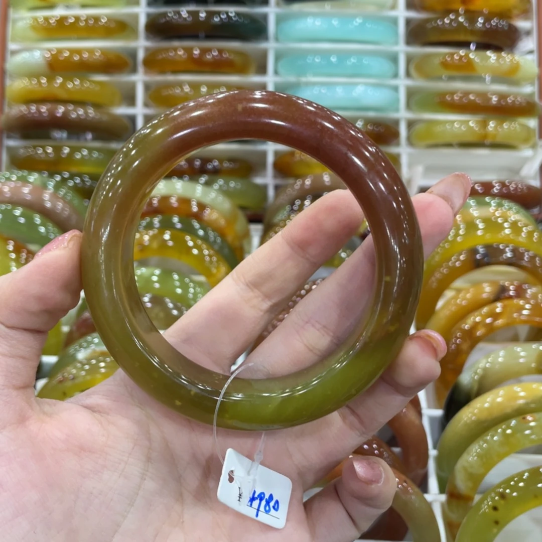 泉***石蛇纹石玉未镶嵌手镯