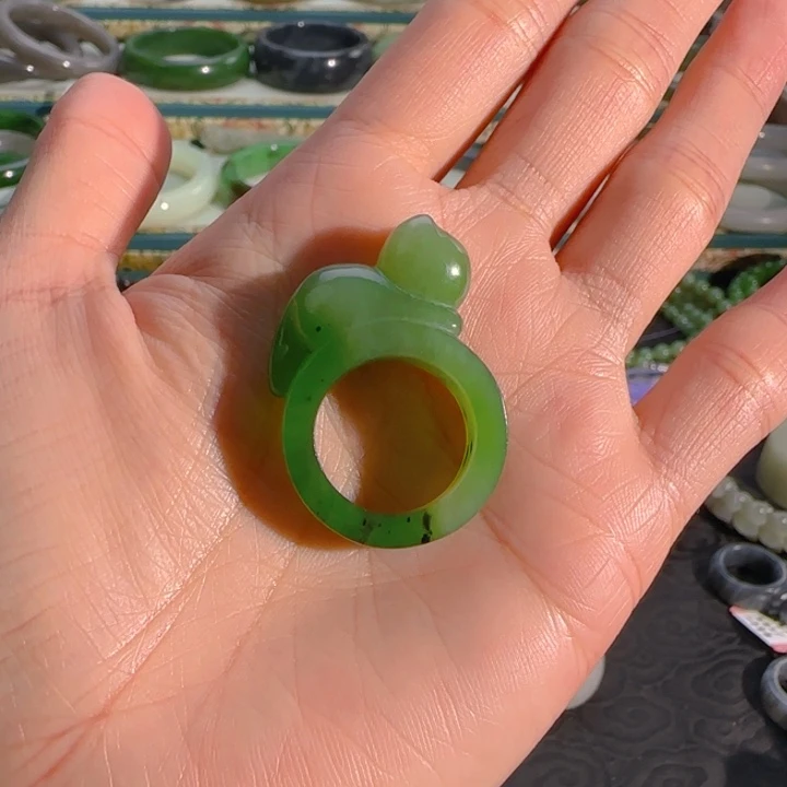 未镶嵌戒圈和田玉碧玉趴趴猫