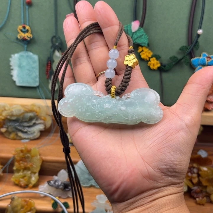 蛇纹石玉合金吊坠