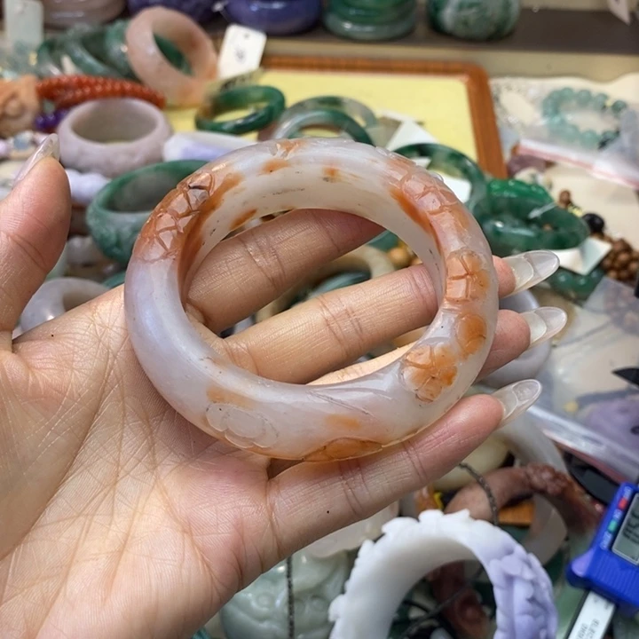 石英质玉手镯未镶嵌