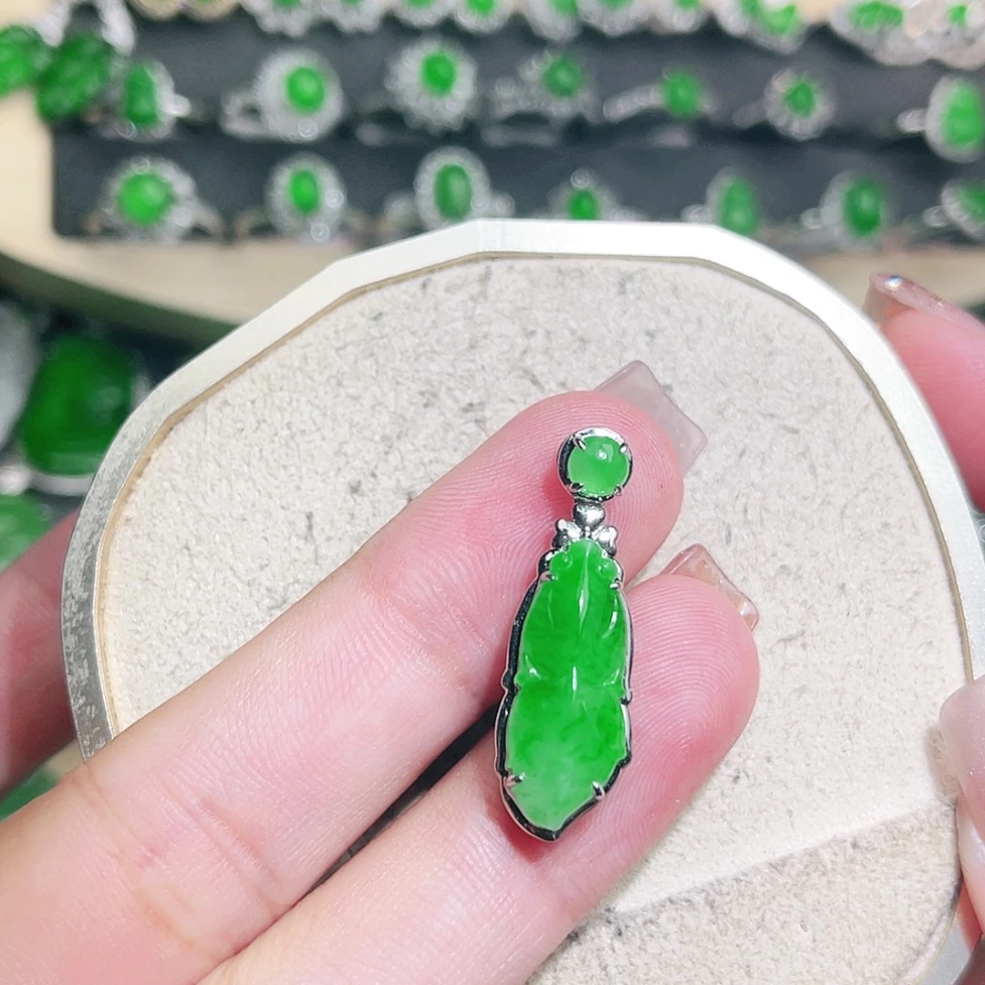 翡翠未镶嵌挂件裸石