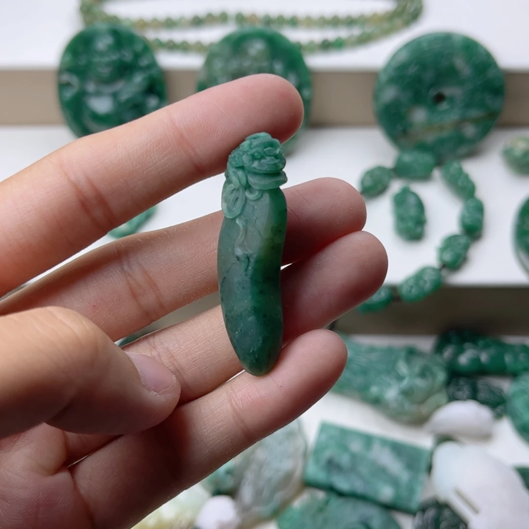 未镶嵌独山玉挂件