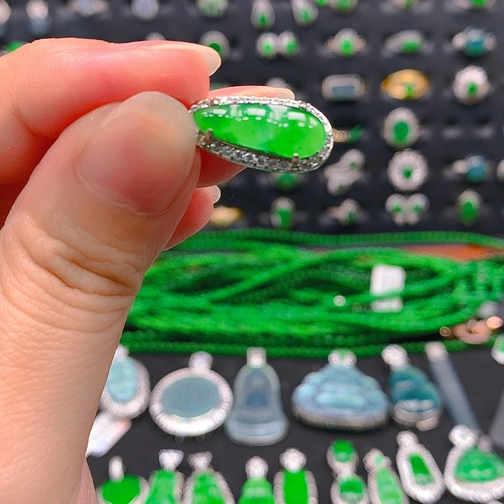 翡翠未镶嵌吊坠(不含链)