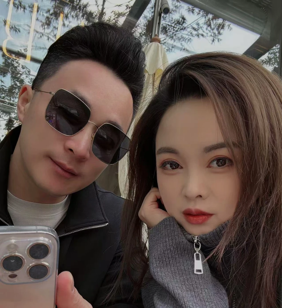 随机护肤小样 上衣