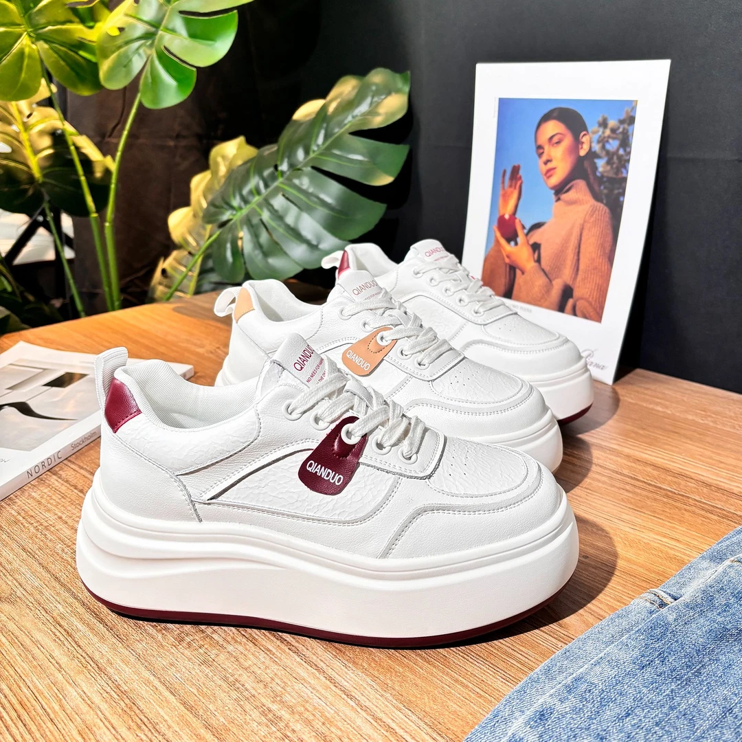 【6公分】2025春季新款轻便防滑拼色小白鞋时尚运动休闲鞋板鞋子女