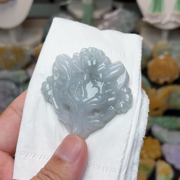 翡翠未镶嵌颈饰吊坠