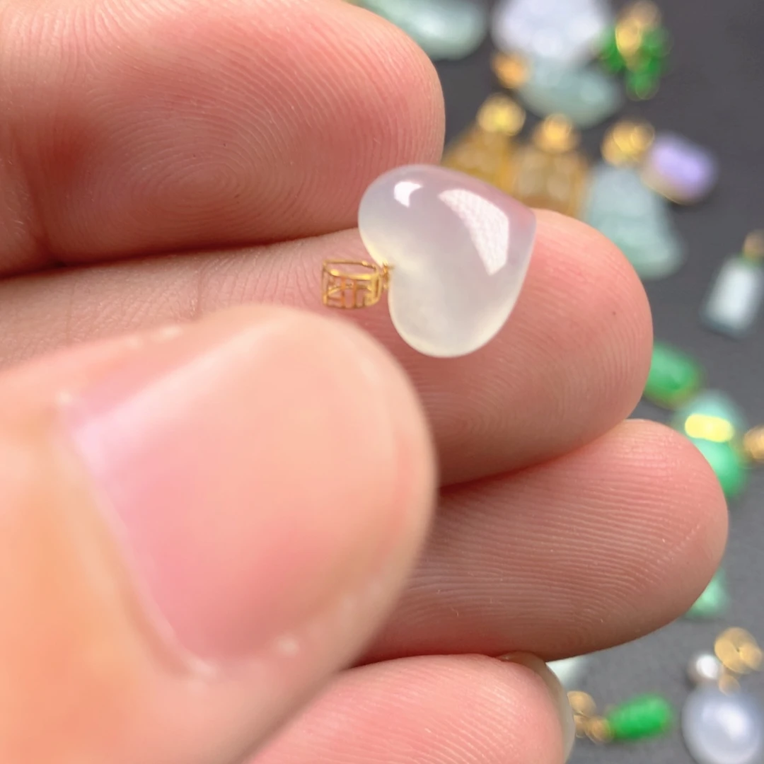 【闪购商品】颈饰18K金镶嵌翡翠翡翠