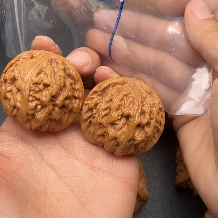 简***！桃核吊坠7号红锦鲤
