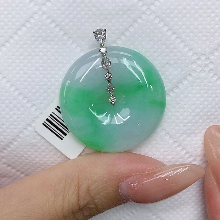 颈饰18K金镶嵌翡翠