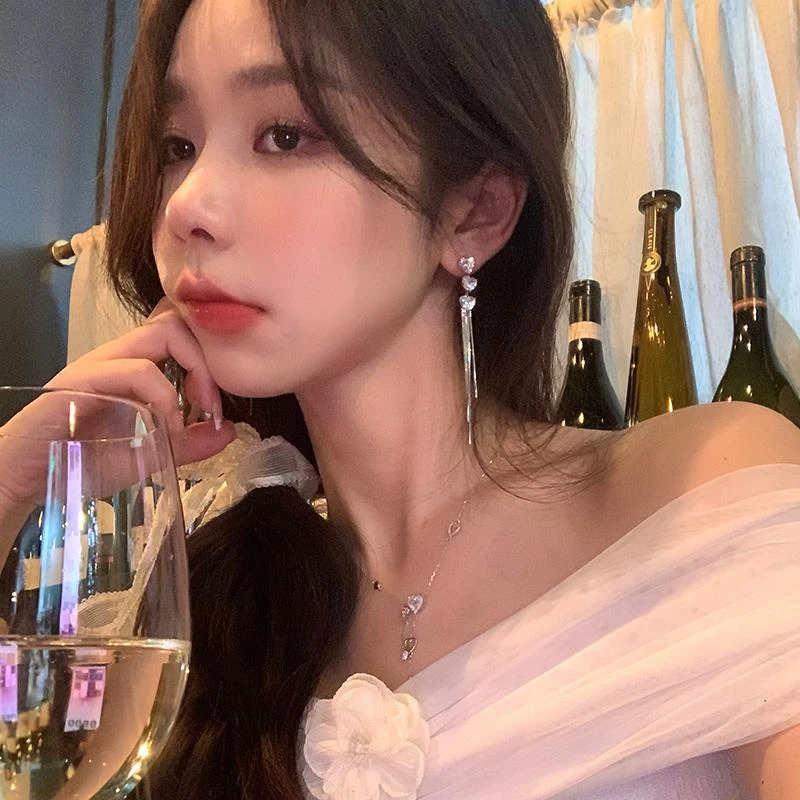 OLOIU 铜合金锆石耳饰 爱心流苏耳环2025爆款独特耳钉女小众耳饰