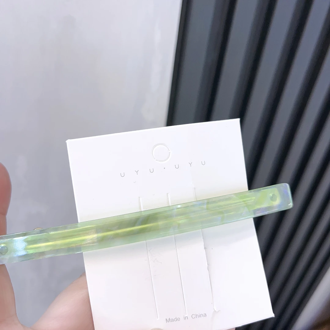 A733冰透绿色弹簧夹