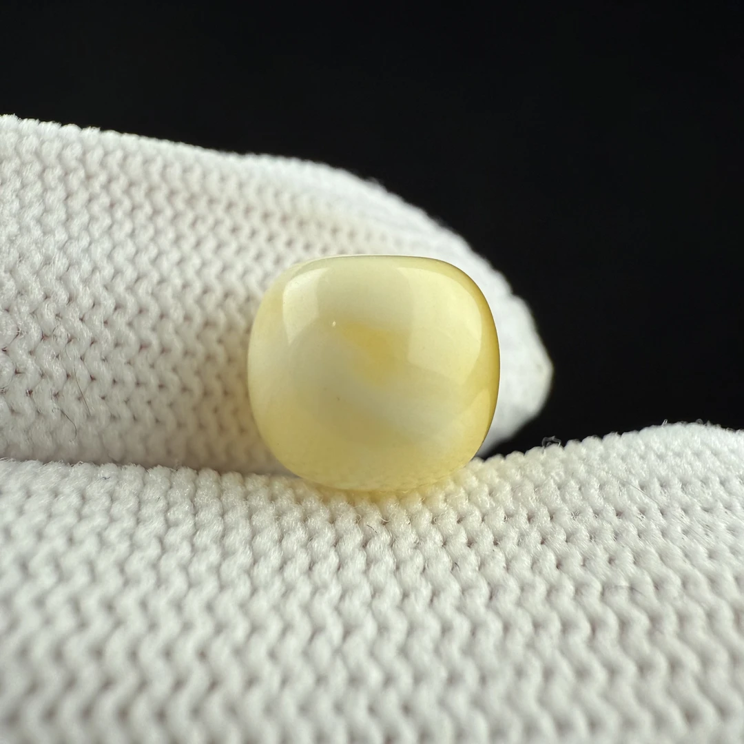 F2892天然原矿蜜蜡 浓白蜡老型9.5*8.4mm支持复检假一罚十