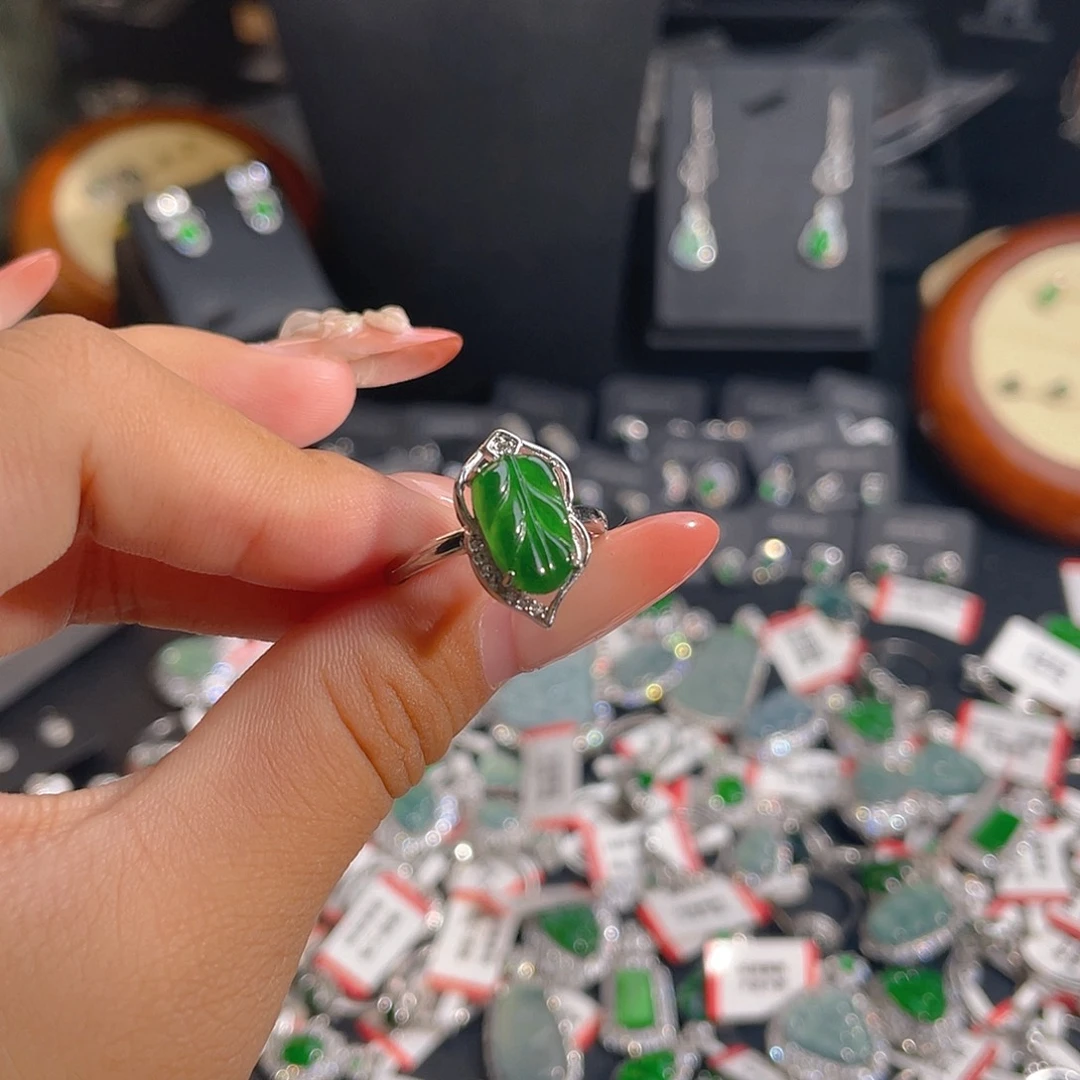 翡翠戒指未镶嵌戒指