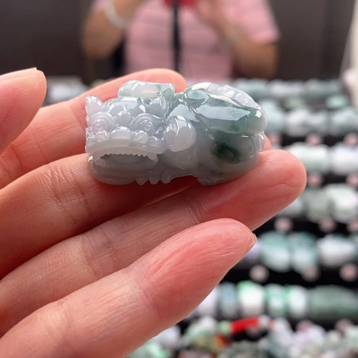 【闪购商品】翡翠未镶嵌颈饰雨*