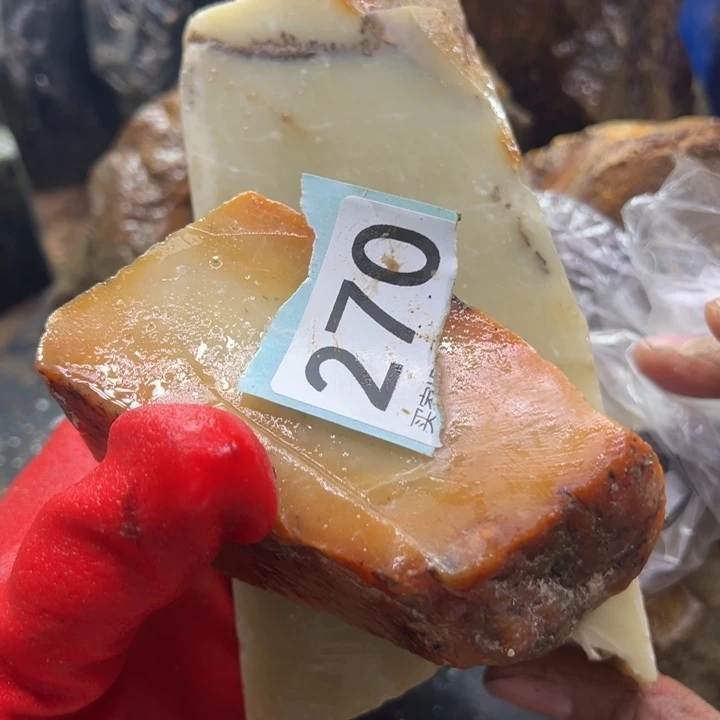 透闪石-蛇纹石玉珠宝奇石未镶嵌卢*卓